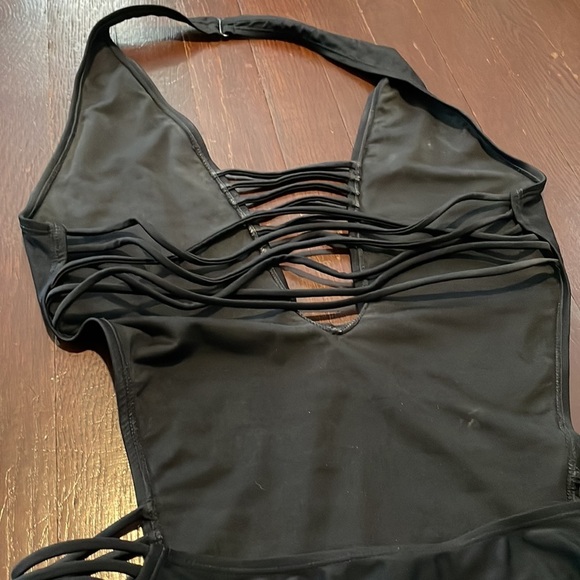 Women's Tobi Fine Line Strappy One Piece Swimsuit Large - Picture 14 of 15